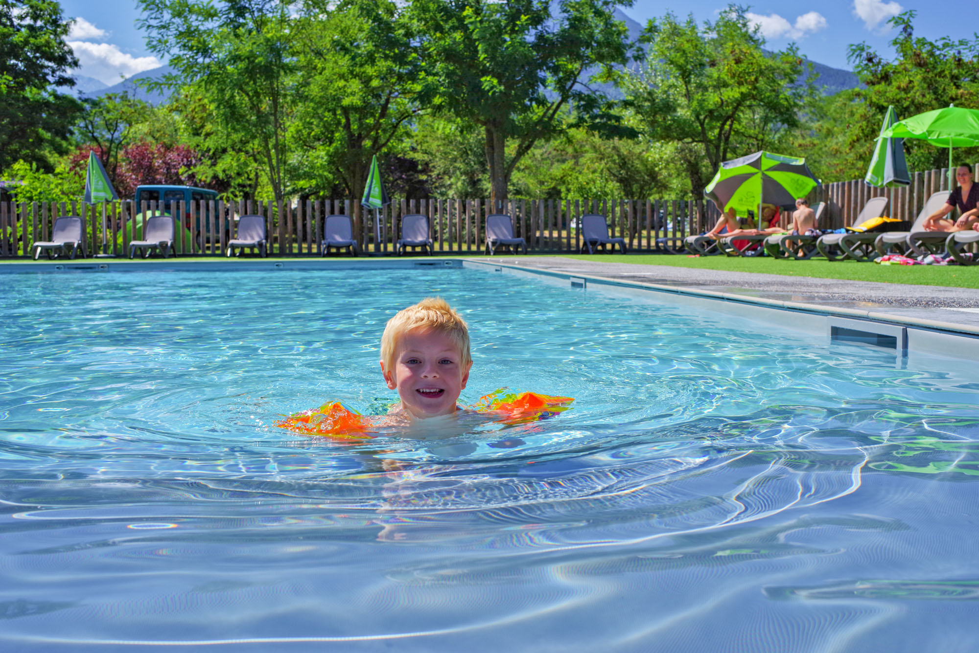 Pisine camping le petit liou