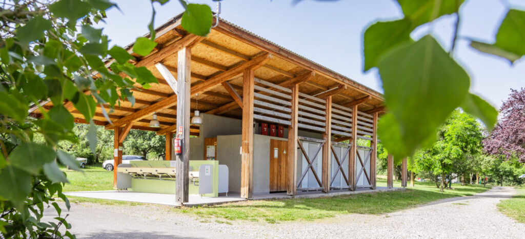 Sanitaires emplacements le petit liou