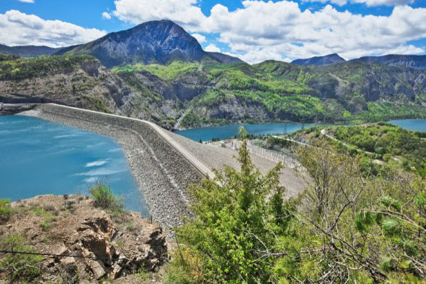 digue lac de Serre-Ponçon