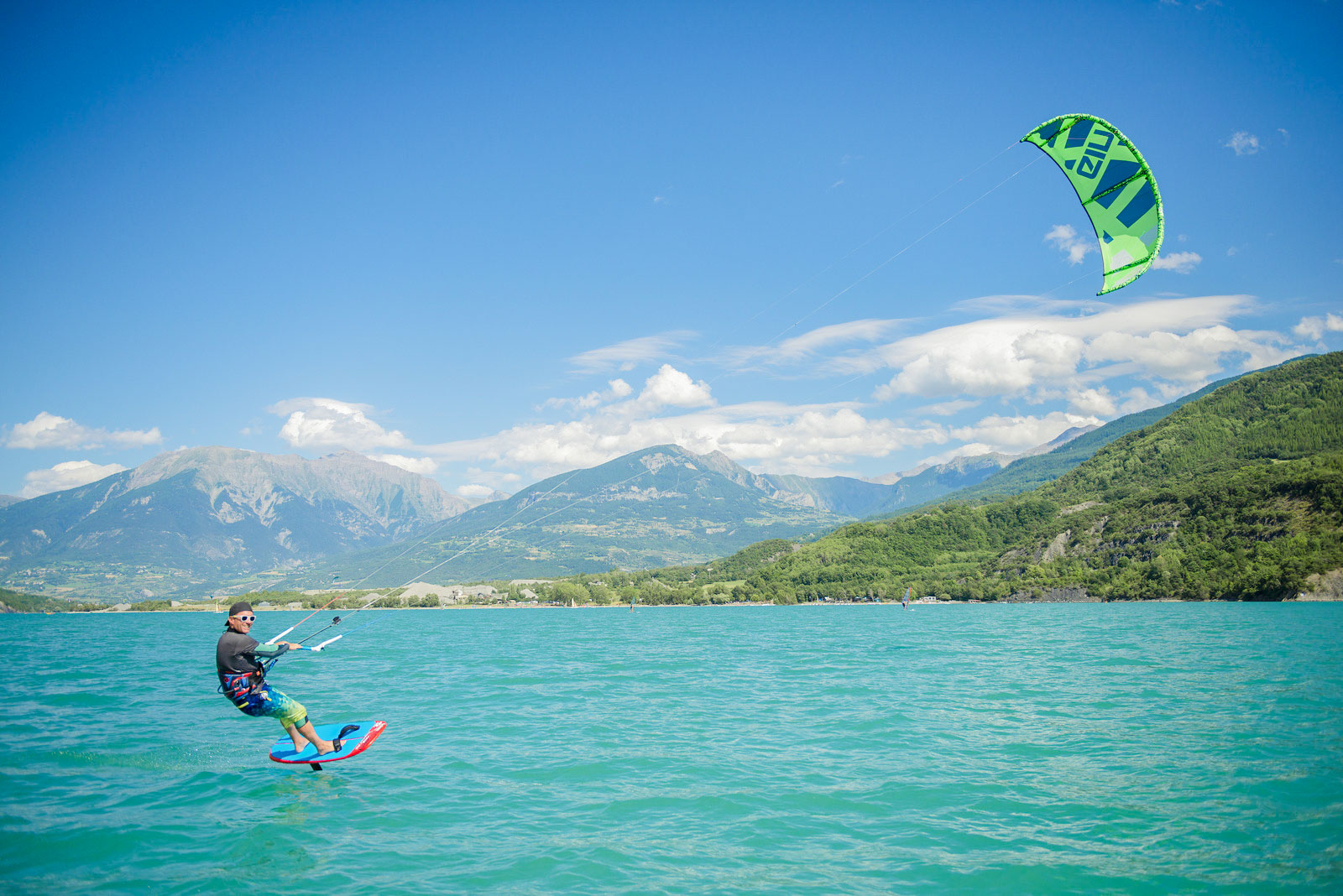 kitesurf kayak pres du lac de Serre-Ponçon