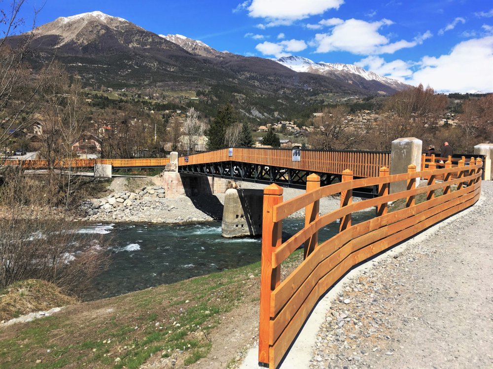 vu_cote_rond_point_-_barriere